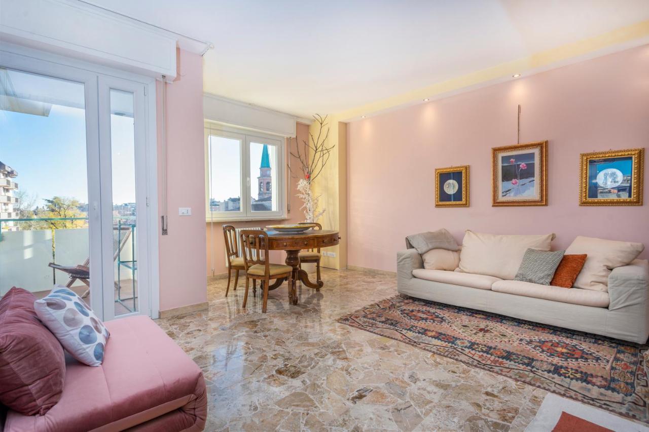 Lucilla Home - Apt Con Wifi Nel Cuore Di Udine Eksteriør billede