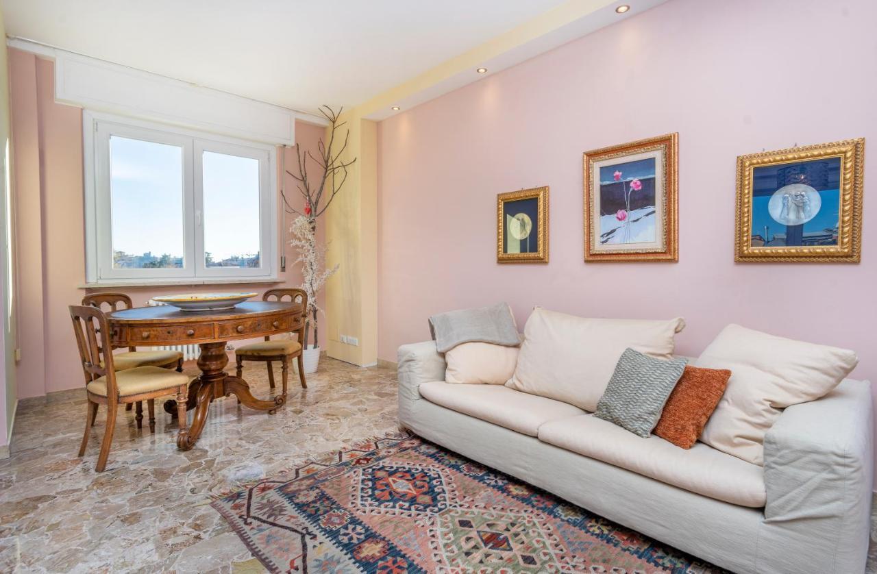 Lucilla Home - Apt Con Wifi Nel Cuore Di Udine Eksteriør billede