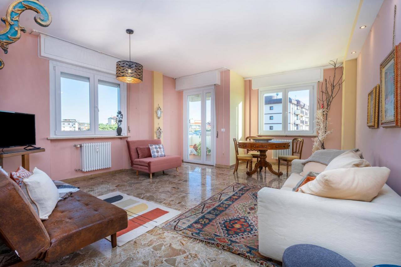 Lucilla Home - Apt Con Wifi Nel Cuore Di Udine Eksteriør billede